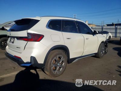 Trzecie zdjęcie samochodu z tyłu: 2023 BMW X1 XDRIVE28I VIN:WBX73EF09P5V72291 - miniatura