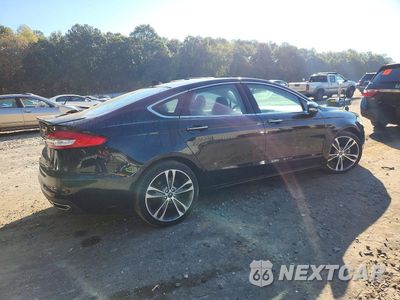 Trzecie zdjęcie samochodu z tyłu: 2020 FORD FUSION TITANIUM VIN:3FA6P0K9XLR133134 - miniatura