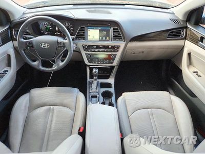 Zdjęcie 8 z 13 samochodu: 2017 HYUNDAI SONATA HYBRID LIMITED VIN:KMHE34L38HA063567 - miniatura