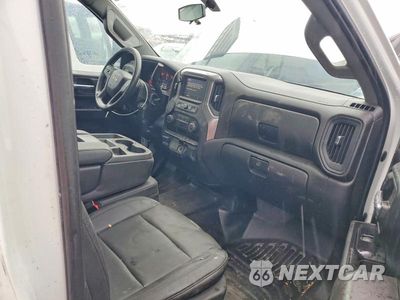 Zdjęcie 8 z 13 samochodu: 2022 CHEVROLET SILVERADO C3500 VIN:1GB3WRE76NF182477 - miniatura