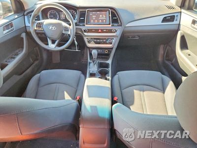 Zdjęcie 8 z 12 samochodu: 2018 HYUNDAI SONATA SE VIN:5NPE24AF0JH655337 - miniatura