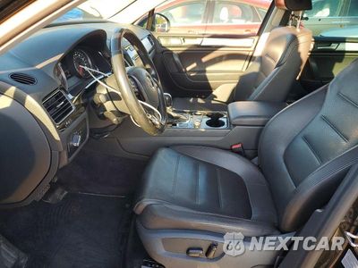 Zdjęcie 7 z 13 samochodu: 2014 VOLKSWAGEN TOUAREG V6 VIN:WVGEF9BP5ED005788 - miniatura