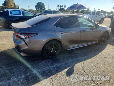 Trzecie zdjęcie samochodu z tyłu: 2021 TOYOTA CAMRY XSE VIN:4T1K61AK9MU604668 - miniatura