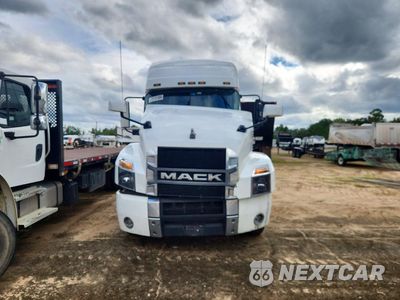 Piąte zdjęcie samochodu w środku: 2024 MACK ANTHEM SEMI TRUCK VIN:1M1AN4GY4RM041701 - miniatura