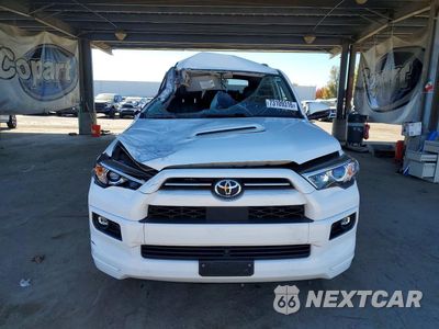 Piąte zdjęcie samochodu w środku: 2022 TOYOTA 4RUNNER TRD SPORT VIN:JTEAU5JR4N5267652 - miniatura