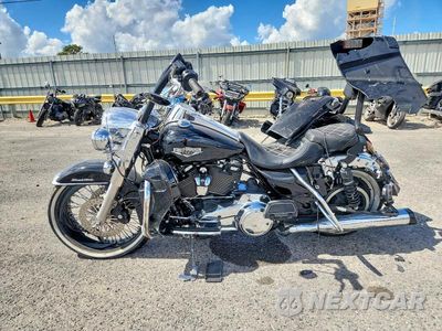 Trzecie zdjęcie samochodu z tyłu: 2018 HARLEY-DAVIDSON FLHR ROAD KING VIN:1HD1FBC10JB666606 - miniatura