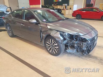 Czwarte zdjęcie samochodu z boku: 2023 NISSAN ALTIMA SV VIN:1N4BL4DV0PN353967 - miniatura