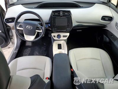 Zdjęcie 8 z 13 samochodu: 2016 TOYOTA PRIUS THREE TOURING VIN:JTDKARFU0G3001811 - miniatura