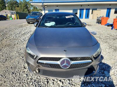 Piąte zdjęcie samochodu w środku: 2019 MERCEDES-BENZ A 220 VIN:WDD3G4EB5KW022835 - miniatura