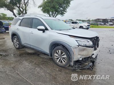 Czwarte zdjęcie samochodu z boku: 2022 NISSAN PATHFINDER SL VIN:5N1DR3CA5NC208681 - miniatura