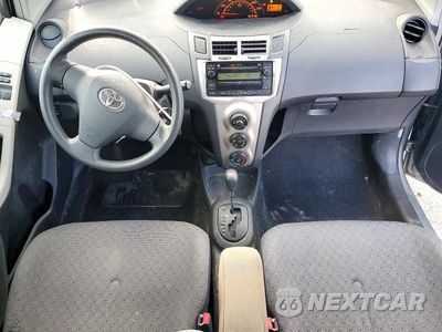 Zdjęcie 8 z 12 samochodu: 2010 TOYOTA YARIS BASE VIN:JTDJT4K31A5282311 - miniatura