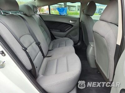 Zdjęcie 10 z 12 samochodu: 2017 KIA FORTE LX VIN:3KPFK4A7XHE082572 - miniatura