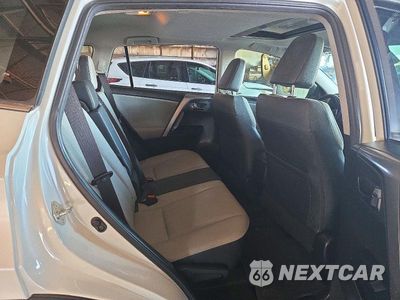 Zdjęcie 11 z 13 samochodu: 2018 TOYOTA RAV4 LIMITED VIN:JTMDFREV2JJ733879 - miniatura