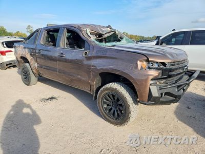 Czwarte zdjęcie samochodu z boku: 2019 CHEVROLET SILVERADO K1500 LT VIN:3GCUYDED6KG188843 - miniatura