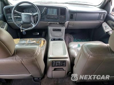 Zdjęcie 8 z 13 samochodu: 2002 CHEVROLET SUBURBAN C1500 VIN:3GNEC16Z42G324258 - miniatura