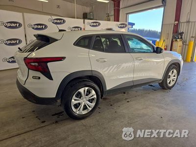 Trzecie zdjęcie samochodu z tyłu: 2025 CHEVROLET TRAX LS VIN:KL77LFEP2SC168784 - miniatura