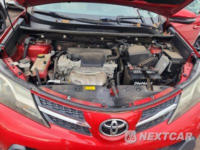 Zdjęcie 11 z 12 samochodu: 2014 TOYOTA RAV4 XLE VIN:2T3RFREV2EW197688 - miniatura
