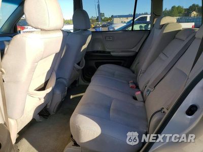 Zdjęcie 11 z 13 samochodu: 2005 TOYOTA HIGHLANDER BASE VIN:JTEEP21A650102717 - miniatura