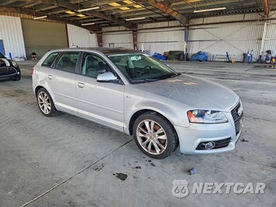 Czwarte zdjęcie samochodu z boku: 2012 AUDI A3 PREMIUM VIN:WAUBEAFM7CA110176 - miniatura