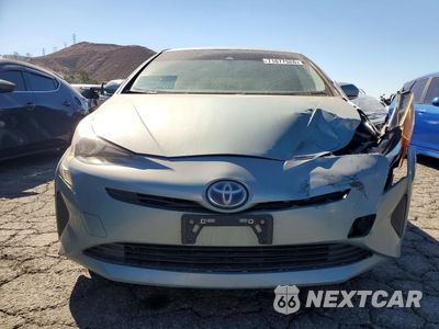 Piąte zdjęcie samochodu w środku: 2017 TOYOTA PRIUS TWO VIN:JTDKBRFU9H3031856 - miniatura
