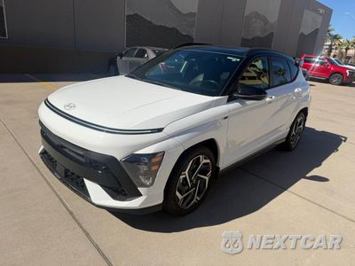 Drugie zdjęcie samochodu z przodu: 2024 HYUNDAI KONA N LINE VIN:KM8HA3A32RU058462 - miniatura