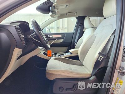 Zdjęcie 7 z 13 samochodu: 2020 VOLVO XC40 T4 MOMENTUM VIN:YV4AC2HKXL2210138 - miniatura