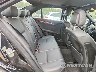 Zdjęcie 10 z 12 samochodu: 2009 MERCEDES-BENZ C 300 VIN:WDDGF54X69F242647 - miniatura
