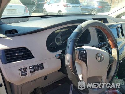 Zdjęcie 9 z 13 samochodu: 2011 TOYOTA SIENNA LIMITED 7-PASSENGER VIN:5TDYK3DC0BS092486 - miniatura