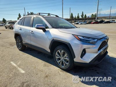 Czwarte zdjęcie samochodu z boku: 2025 TOYOTA RAV4 XLE PREMIUM VIN:4T3B6RFV1SU196785 - miniatura