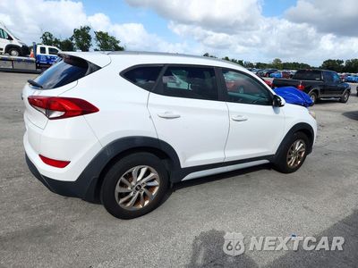Trzecie zdjęcie samochodu z tyłu: 2017 HYUNDAI TUCSON SE VIN:KM8J33A45HU587083 - miniatura