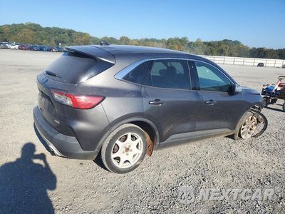 Trzecie zdjęcie samochodu z tyłu: 2020 FORD ESCAPE SE VIN:1FMCU0G67LUB56086 - miniatura