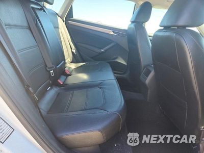 Zdjęcie 10 z 12 samochodu: 2017 VOLKSWAGEN PASSAT R-LINE VIN:1VWDT7A33HC049176 - miniatura