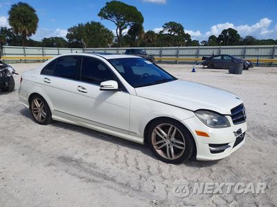 Czwarte zdjęcie samochodu z boku: 2012 MERCEDES-BENZ C 300 4MATIC VIN:WDDGF8BB0CR229570 - miniatura