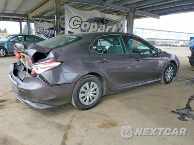 Trzecie zdjęcie samochodu z tyłu: 2020 TOYOTA CAMRY LE VIN:4T1C31AK4LU019699 - miniatura