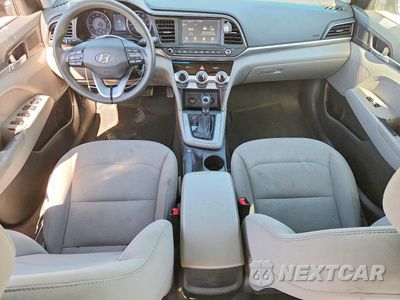 Zdjęcie 8 z 12 samochodu: 2019 HYUNDAI ELANTRA SEL VIN:5NPD84LF7KH403819 - miniatura