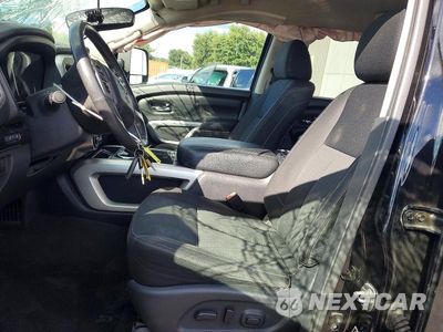Zdjęcie 7 z 12 samochodu: 2018 NISSAN TITAN SV VIN:1N6AA1E55JN511538 - miniatura