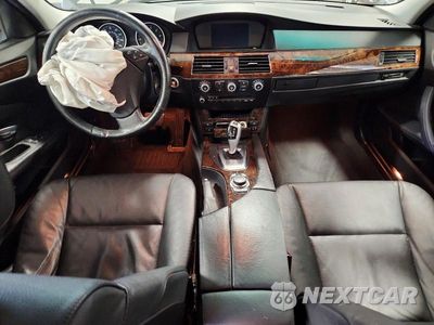 Zdjęcie 8 z 12 samochodu: 2009 BMW 528 XI VIN:WBANV13509C154754 - miniatura