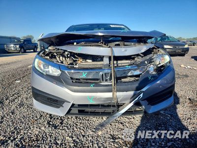 Piąte zdjęcie samochodu w środku: 2018 HONDA CIVIC LX VIN:19XFC2F55JE033889 - miniatura