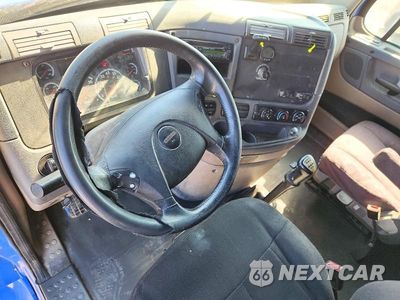 Zdjęcie 8 z 14 samochodu: 2016 FREIGHTLINER CASCADIA 125 SEMI TRUCK VIN:3AKJGLD57GSHC3890 - miniatura