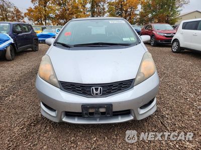 Piąte zdjęcie samochodu w środku: 2013 HONDA FIT SPORT VIN:JHMGE8H54DC029809 - miniatura