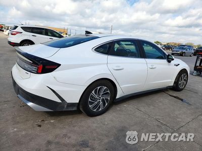 Trzecie zdjęcie samochodu z tyłu: 2026 HYUNDAI SONATA HYBRID BLUE VIN:KMHL24JJ6TA156348 - miniatura
