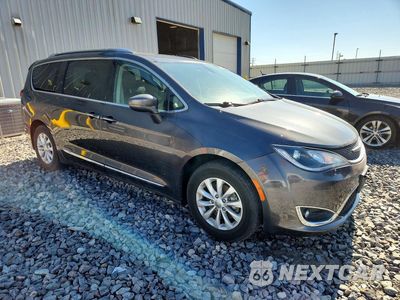 Czwarte zdjęcie samochodu z boku: 2019 CHRYSLER PACIFICA TOURING L VIN:2C4RC1BG0KR554193 - miniatura
