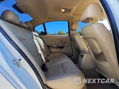 Zdjęcie 10 z 13 samochodu: 2009 BMW 335 XI VIN:WBAPL33569A404147 - miniatura