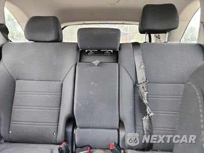 Zdjęcie 10 z 13 samochodu: 2019 KIA SORENTO LX VIN:5XYPG4A32KG503861 - miniatura