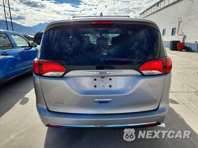 Zdjęcie 6 z 12 samochodu: 2017 CHRYSLER PACIFICA TOURING L VIN:2C4RC1BG3HR668388 - miniatura