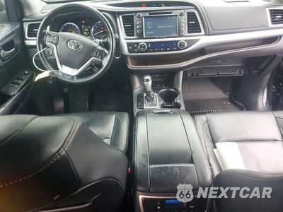 Zdjęcie 8 z 13 samochodu: 2018 TOYOTA HIGHLANDER XLE VIN:5TDJZRFH6JS545159 - miniatura