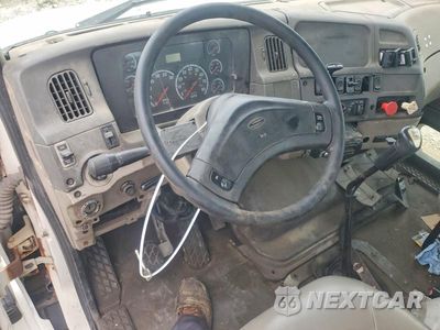 Zdjęcie 8 z 13 samochodu: 2004 STERLING A9500 SEMI TRUCK VIN:2FWJA3CV74AM90845 - miniatura