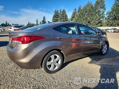 Trzecie zdjęcie samochodu z tyłu: 2013 HYUNDAI ELANTRA GLS VIN:5NPDH4AE5DH282303 - miniatura