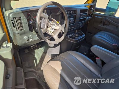 Zdjęcie 8 z 13 samochodu: 2023 GMC SAVANA BOX TRUCK VIN:7GZ37TC72PN001976 - miniatura