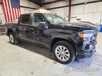 Czwarte zdjęcie samochodu z boku: 2023 CHEVROLET SILVERADO K1500 CUSTOM VIN:1GCPDBEK7PZ149892 - miniatura